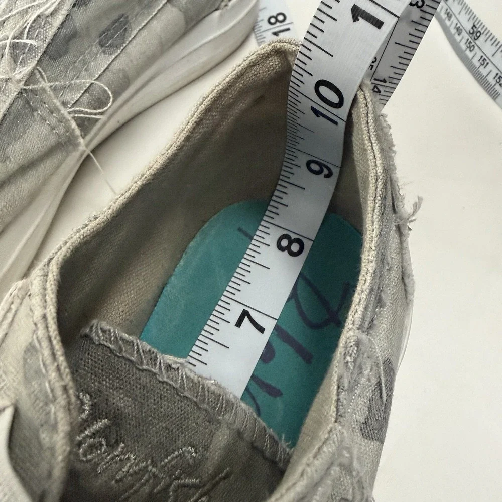Blowfish Malibu Slip-On Sneakers Girls' Size 2 No Laces Gray Camo